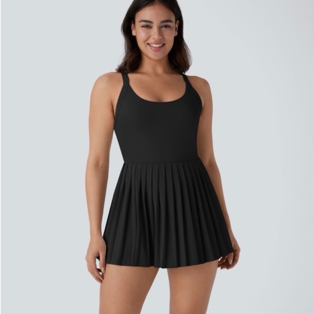 HALARA Black Pleated Skirt Tank Dress